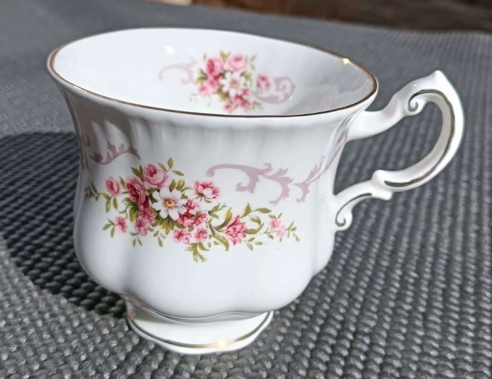 PARAGON ENGLAND 1950S ROSE BOUQUET PATTERN TRIO NO 1 BY APPOINTMENT QUEEN ELIZABETH II