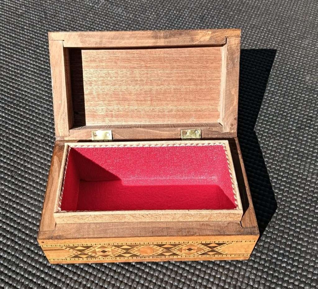 Decorative Mosaic Middle Eastern Mother of Pearl Wooden Inlaid Hand Crafted Khatam Trinket Box