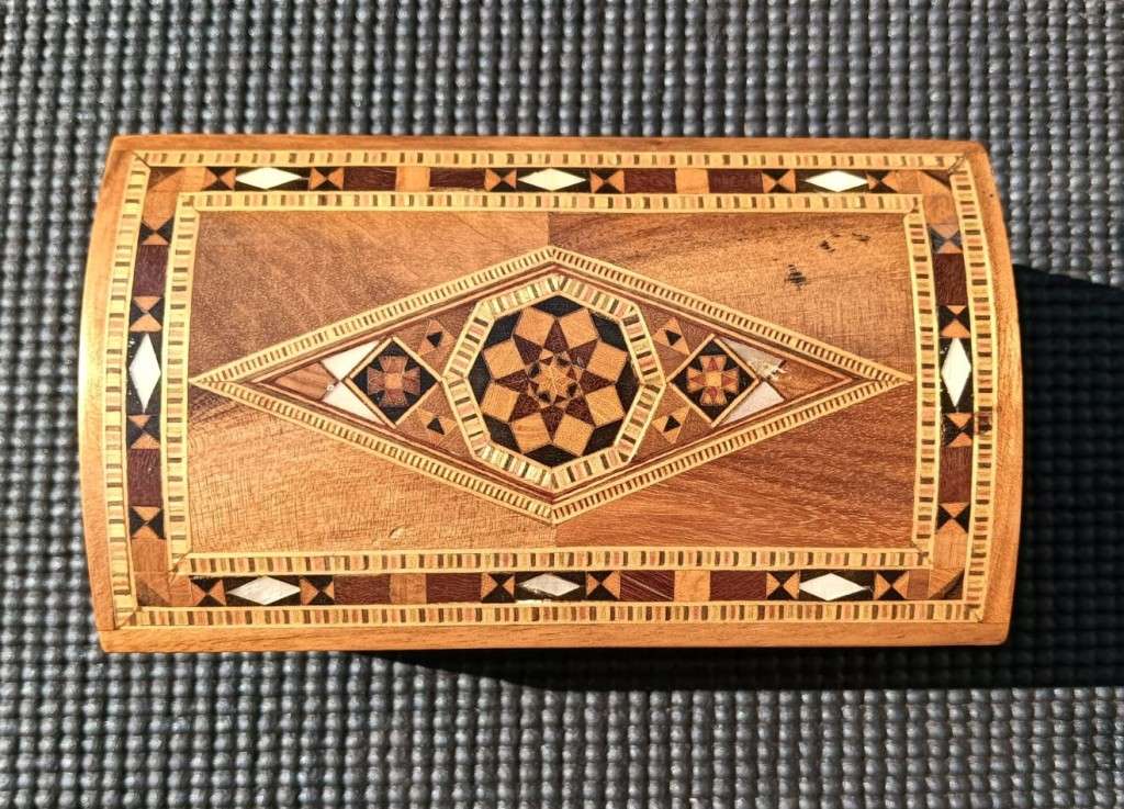 Decorative Mosaic Middle Eastern Mother of Pearl Wooden Inlaid Hand Crafted Khatam Trinket Box