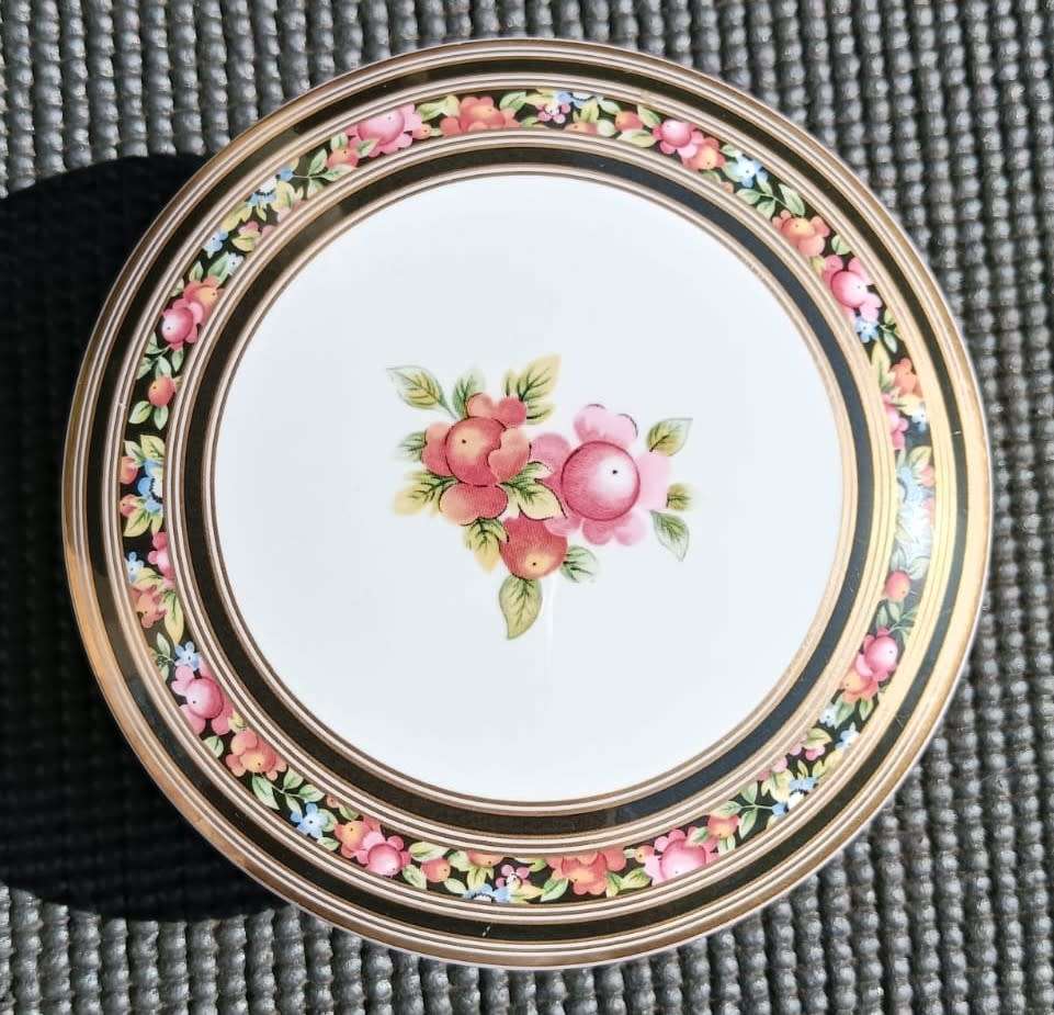 Wedgwood England 1992 Clio Porcelain Lidded Trinket Box