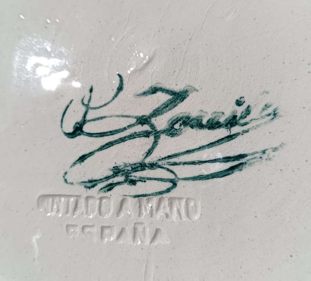 Colourful Pintado A Mano (Hand Painted) Espana (Spain) Majolica Display Plate with Artist Signature