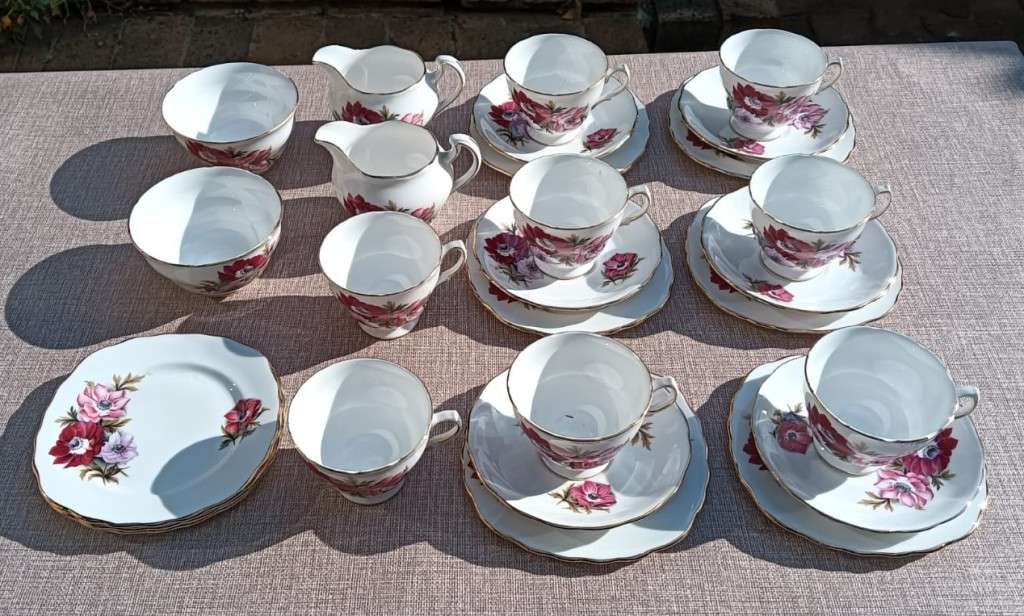 Large 27 Piece Ridgway England Royal Vale Anemones Windflower Pattern Teaset Circa 1956-1964
