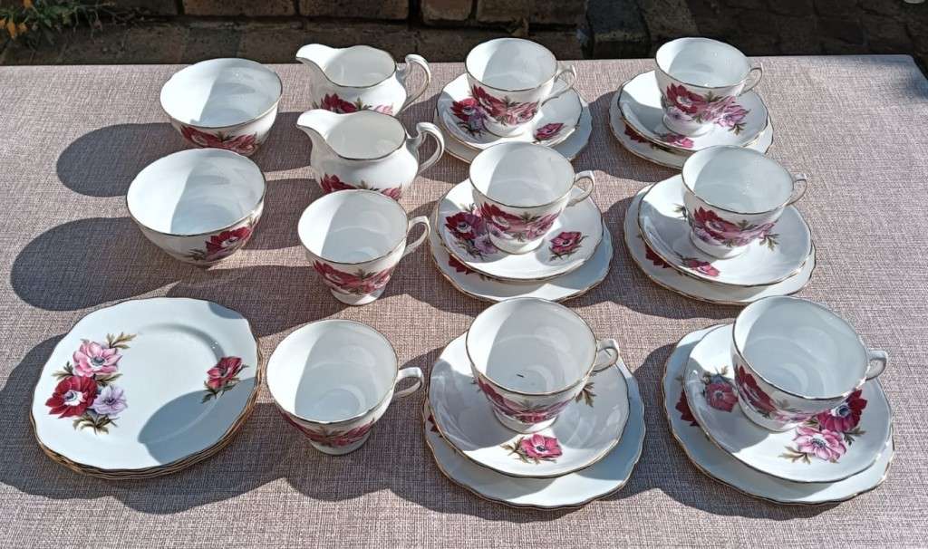 Large 27 Piece Ridgway England Royal Vale Anemones Windflower Pattern Teaset Circa 1956-1964