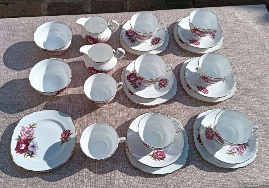 Large 27 Piece Ridgway England Royal Vale Anemones Windflower Pattern Teaset Circa 1956-1964