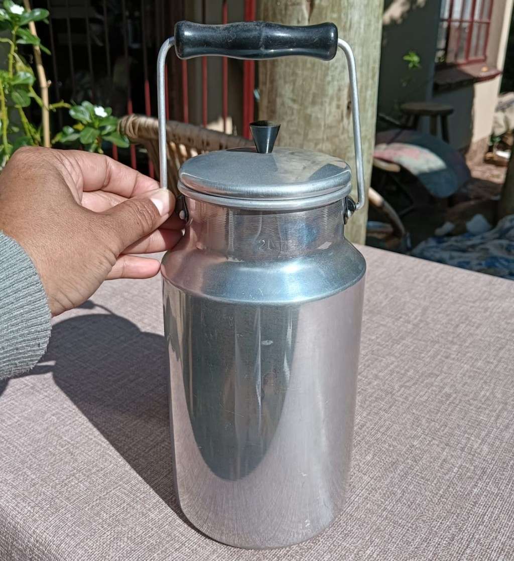 Vintage Aluminium 2L Milk Can with Lid and Handle  As New Never Used