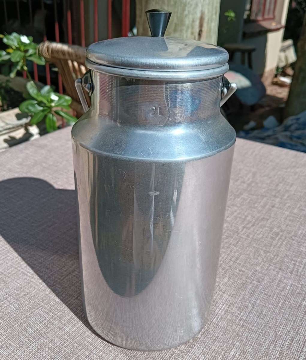 Vintage Aluminium 2L Milk Can with Lid and Handle  As New Never Used