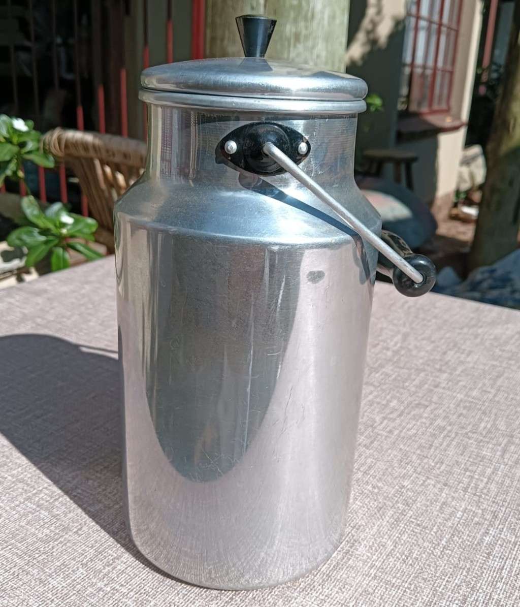 Vintage Aluminium 2L Milk Can with Lid and Handle  As New Never Used