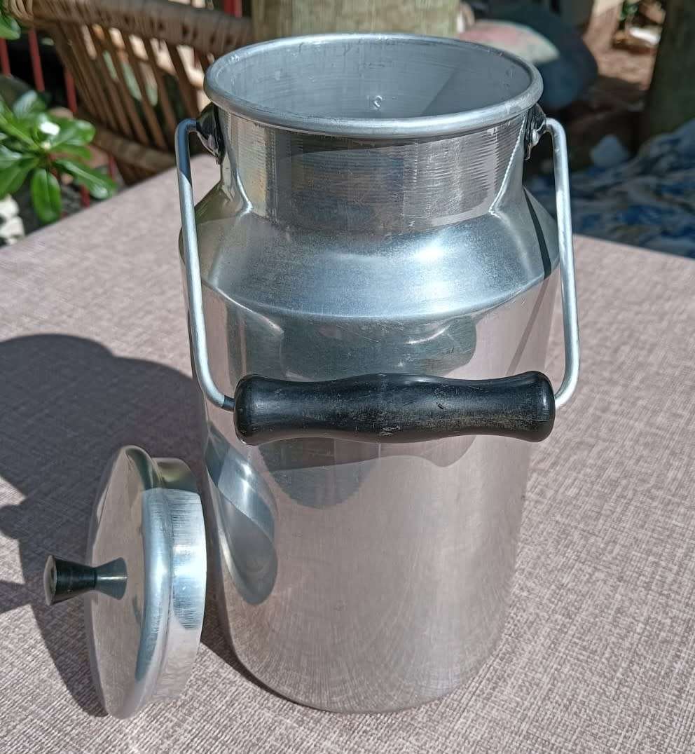 Vintage Aluminium 2L Milk Can with Lid and Handle  As New Never Used