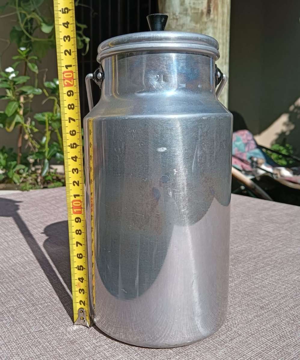 Vintage Aluminium 2L Milk Can with Lid and Handle  As New Never Used