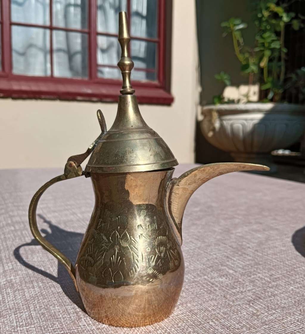 Arabic Style Brass Dalah Coffee Pot Set with 6 Cups and Serving Tray Made in India