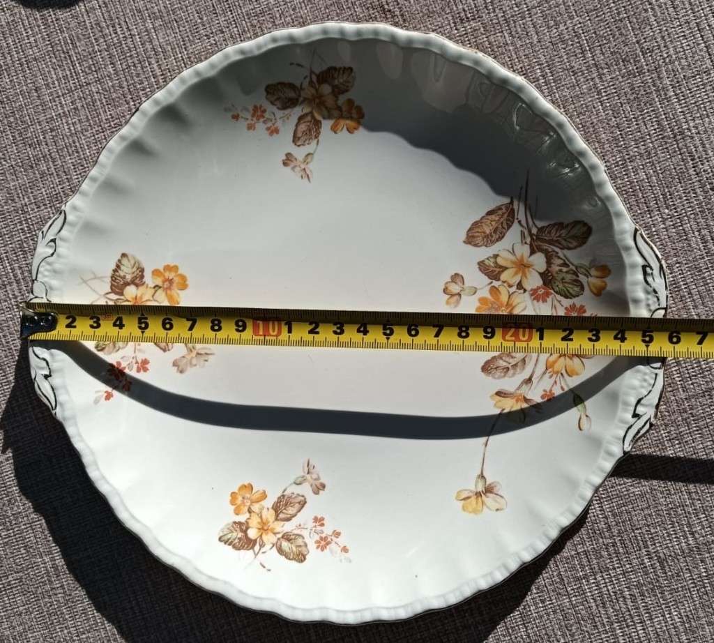 GRINDLEY ENGLAND CREAM PETAL SERIES 1950S WINDERMERE YELLOW JUBILEE PATTERN MILK PITCHER AND PLATE