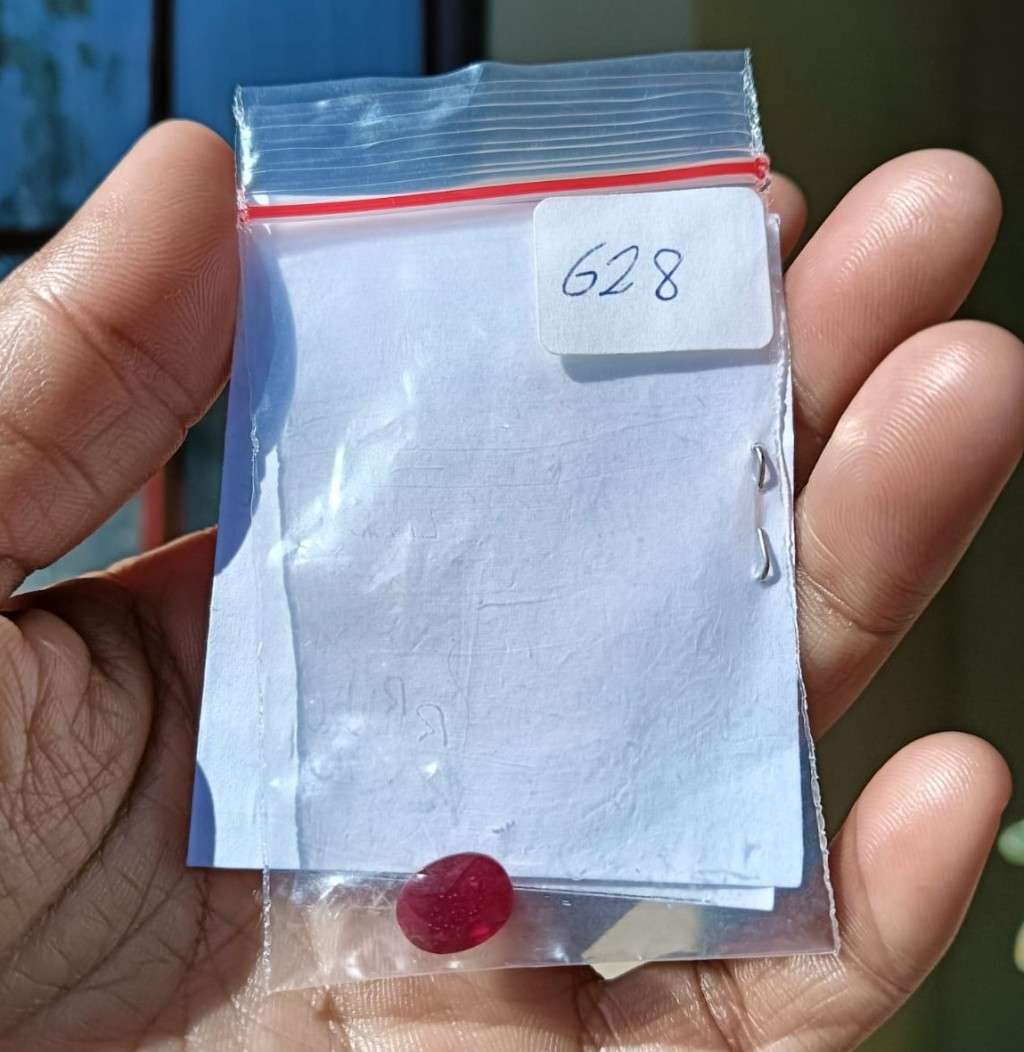 GISA CERTIFIED BLOOD RED 4.55CT RUBY GEMSTONE - UV STRONG RED!  HIGH THERMAL CONDUCTIVITY!