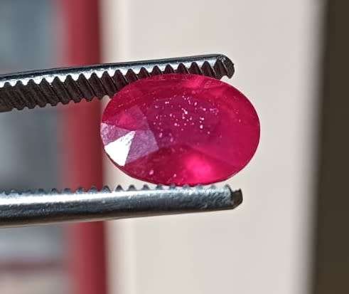 GISA CERTIFIED BLOOD RED 4.55CT RUBY GEMSTONE - UV STRONG RED!  HIGH THERMAL CONDUCTIVITY!