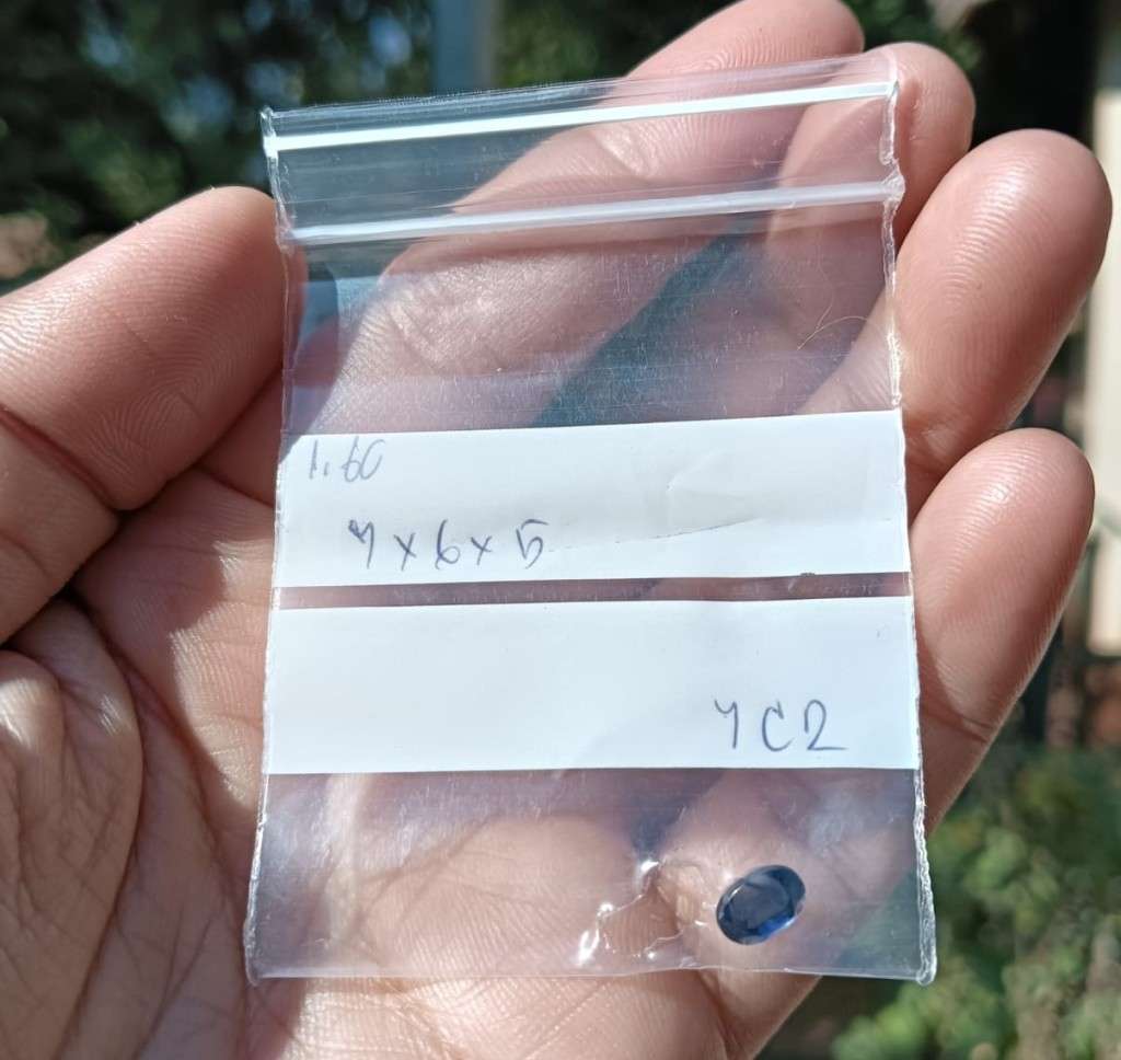 FABULOUS 1.65CT KASHMIR BLUE SAPPHIRE WITH LOVELY OVAL CUT  THERMAL TESTED HIGH!