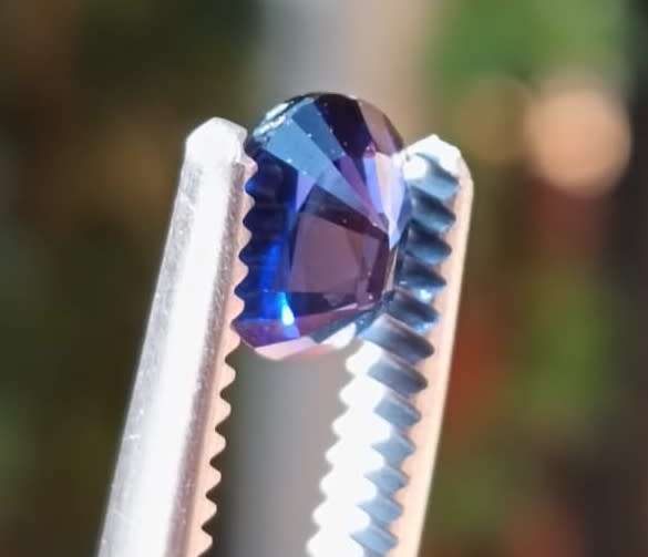 FABULOUS 1.65CT KASHMIR BLUE SAPPHIRE WITH LOVELY OVAL CUT  THERMAL TESTED HIGH!