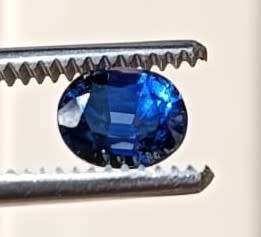 FABULOUS 1.65CT KASHMIR BLUE SAPPHIRE WITH LOVELY OVAL CUT  THERMAL TESTED HIGH!