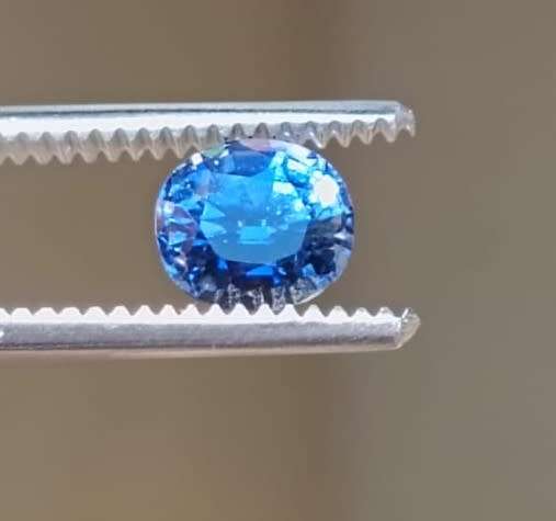 DAZZLING 1.85CT ROYAL BLUE SAPPHIRE WITH LOVELY OVAL CUT  THERMAL TESTED HIGH!
