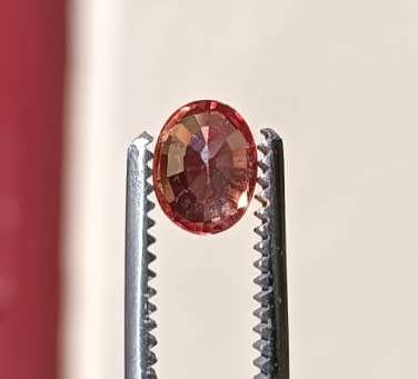 GLORIOUS ORANGE 1.20CT SAPPHIRE GEMSTONE WITH LOVELY OVAL CUT  UV RED!  THERMAL HIGH