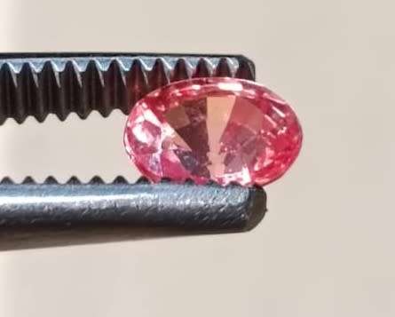 GLORIOUS ORANGE 1.20CT SAPPHIRE GEMSTONE WITH LOVELY OVAL CUT  UV RED!  THERMAL HIGH