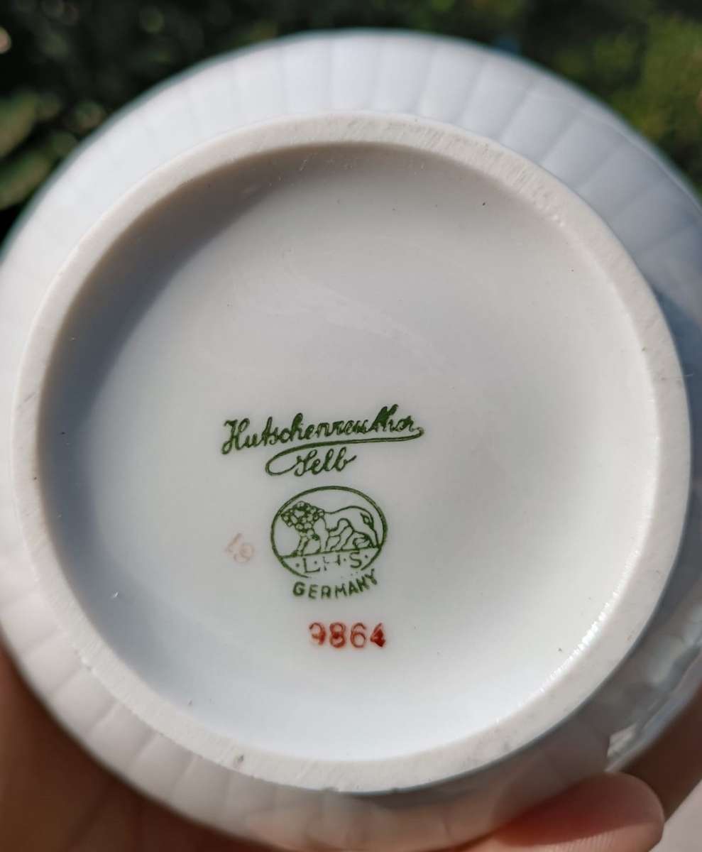 Gorgeous Hutshenreuther Selb Germany (1939-1965) 17 Piece Teaset in Beautiful Rose Excellenz Pattern