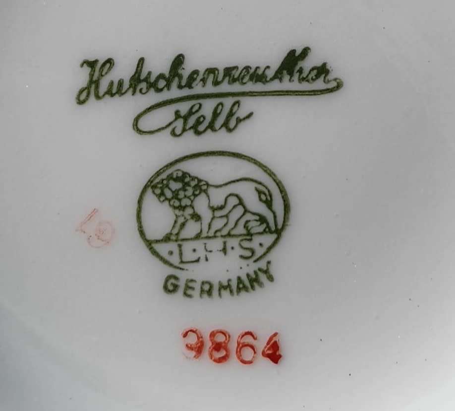 Gorgeous Hutshenreuther Selb Germany (1939-1965) 17 Piece Teaset in Beautiful Rose Excellenz Pattern