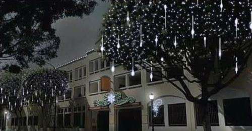 Lights Meteor LED Digital Snow Shower Icicle Light Set Get 2