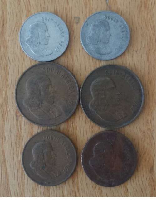 (1967 J v Riebeeck, bronze and nickel coins.)