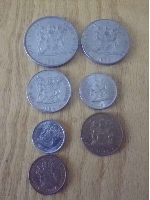 (1984 Coat of Arms, bronze and nickel coins. 1c.2c.5c.10c.20c.50c.R1) R32