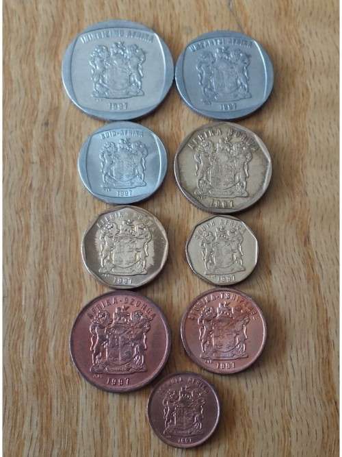 ( 1997 Coat of Arms.1c.2c.5c.10c.20c.50c.R1.R2.R5) R40