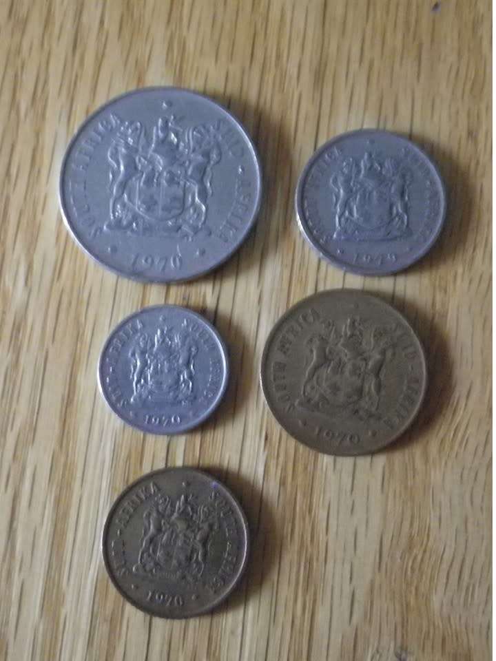 (1970 Coat of Arms, bronze and nickel coins. 50c, 10c, 5c, 2c, 1c) R25