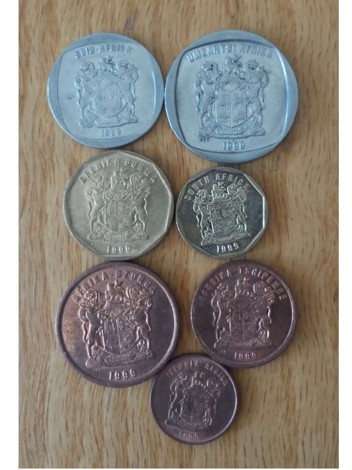 (1999 Coat of Arms.1c.2c.5c.10c.20c.R1.R2) R35