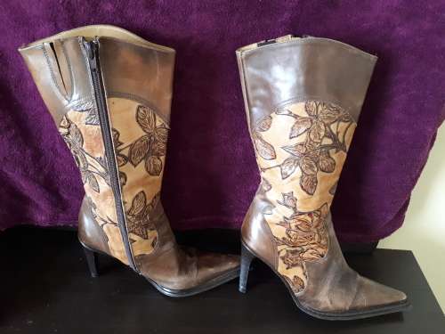 Cowboy  Leather boots size 3.5 (36 Euro size)