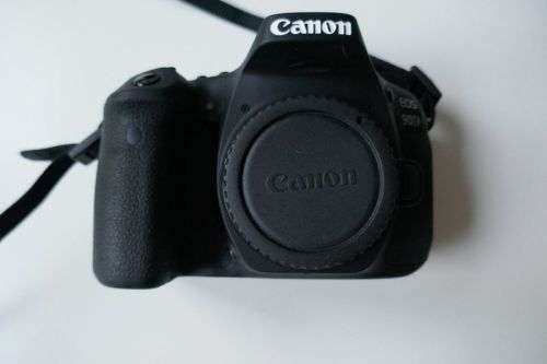 Canon 90D