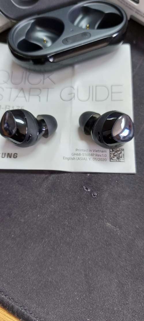 Samsung Galaxy Buds + (never used in original opened box and papers)