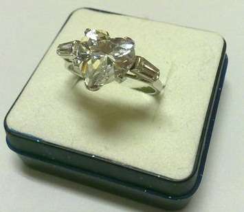 ~Stunning Cubic Zirconia ring~Limited Offer