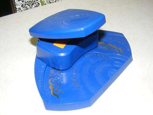 Fiskars craft punch (circle)