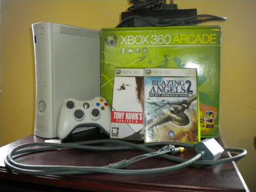 Microsoft Xbox360 Arcade Console + Games