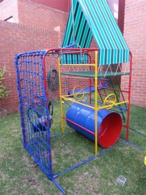 KIDDIES JUNGLE GYM *****Excellent Condition***  valued @ R4500.00****