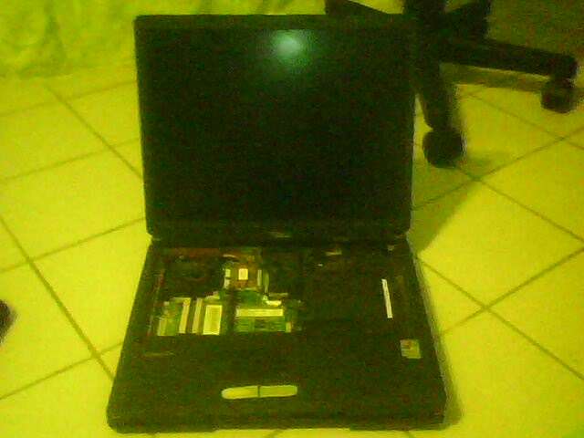 Fujitsu Siemens Amilo pro V201