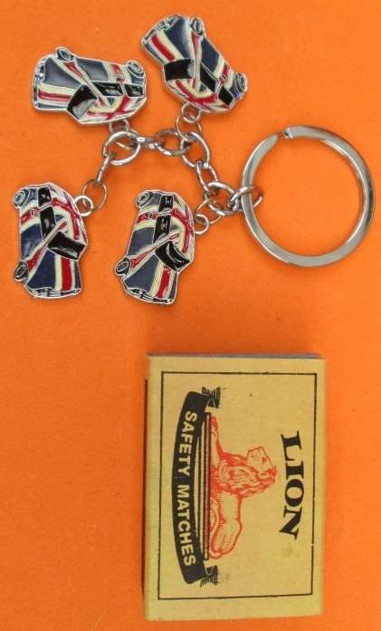 KEYRING WITH 4 MINI'S