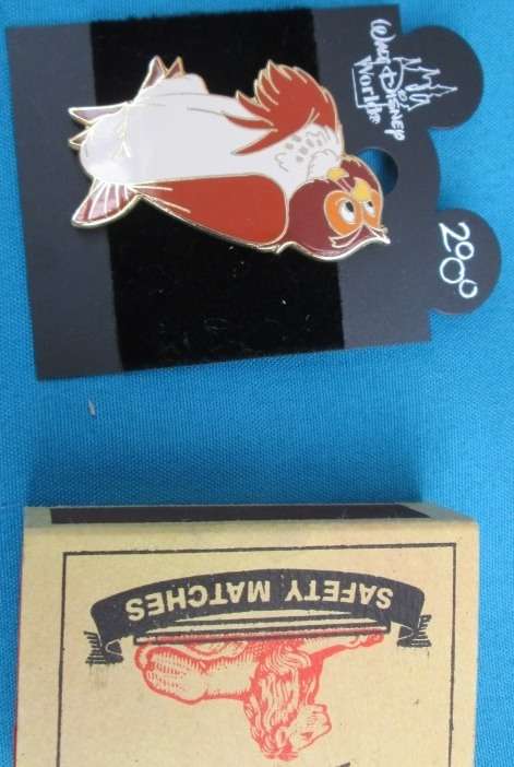WALT DISNEY WORLD 2000 - WINNIE THE POOH - OWL PIN BADGE