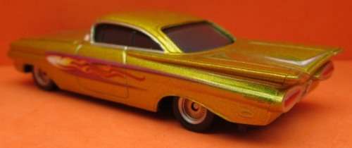 DISNEY / PIXAR - MOVIE CARS - YELLOW RAMONE