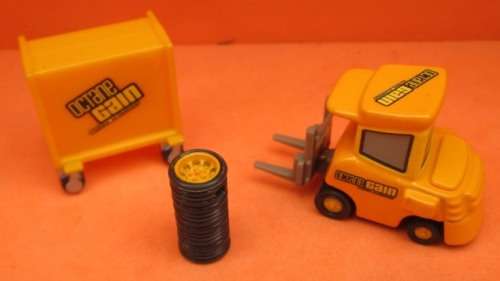 DISNEY / PIXAR - MOVIE CARS - DUDLEY SPARE OCTANE GAIN PITTY