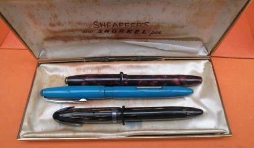 OLD SHEAFER'S CASE WITH 3 FOUNTAIN PENS