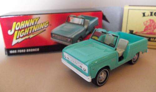 JOHNNY LIGHTNING 1966 FORD BRONCO