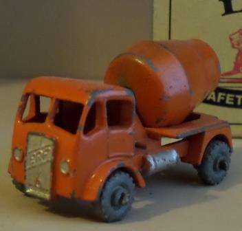 LESNEY - CEMENT TRUCK