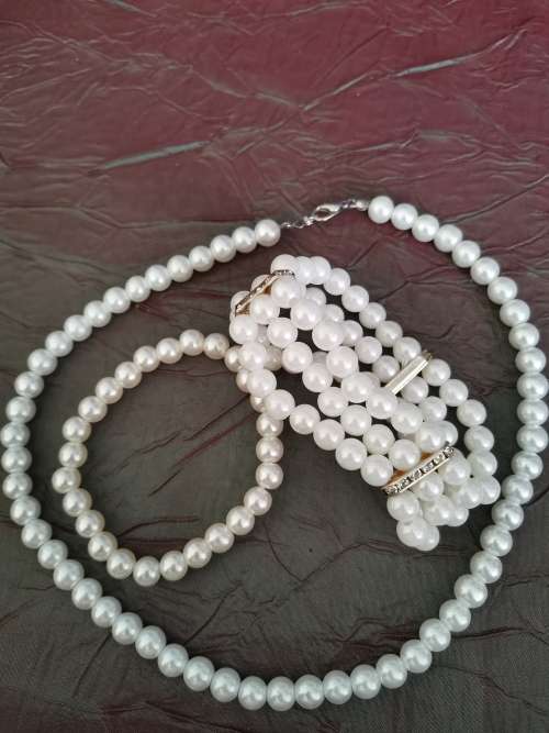 Handmade Pearl Necklace and Bracelets