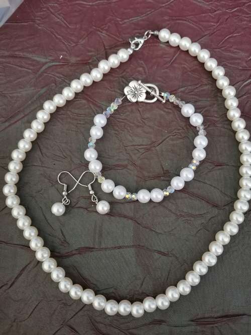 Handmade Pearl Necklace, Earrings and Bracelet