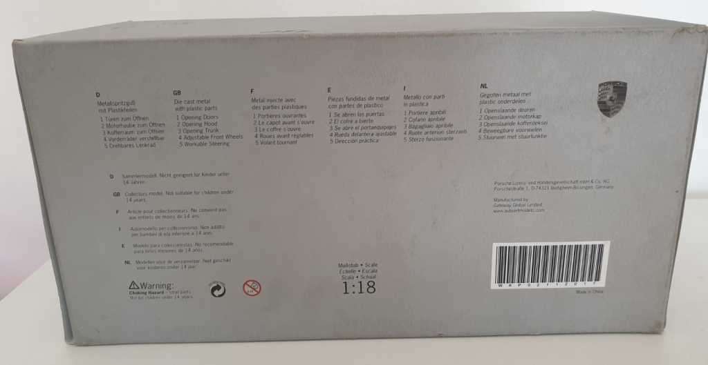 Porsche 911 GT3 RS Dealer Edition scale 1:18 Model by AutoArt -Never been displayed out of box