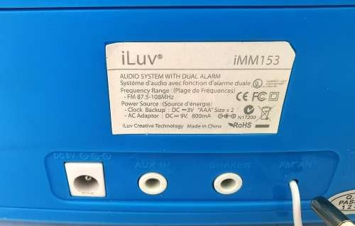 iLuv iMM153 Desktop Alarm Clock with Bed Shaker for your iPod (CLEARANCE)